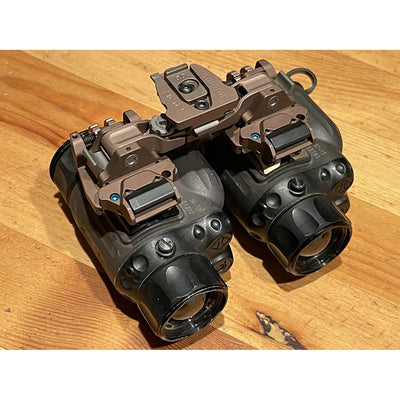 PVS-14 PVS-18 RQE night vision goggles link frame binocular night vision goggles to connect military fans.